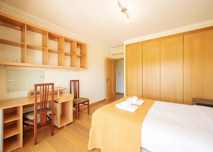 Sao Pedro Do Estoril By Hosty * Parede