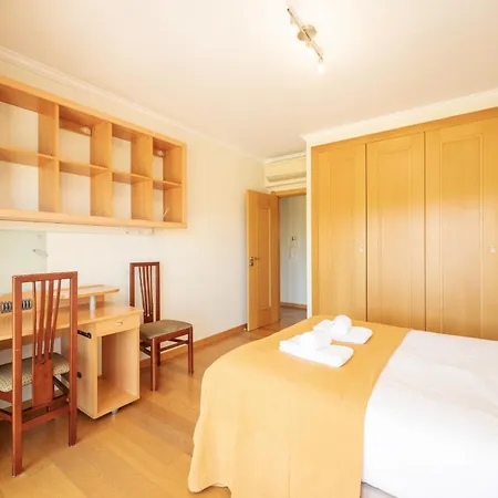 Sao Pedro Do Estoril By Hosty * Parede