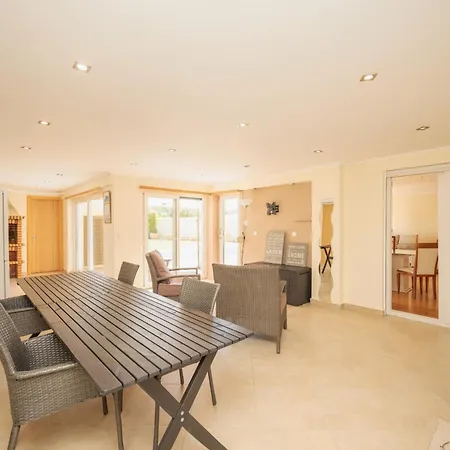 Sao Pedro Do Estoril By Hosty Appartamento Parede